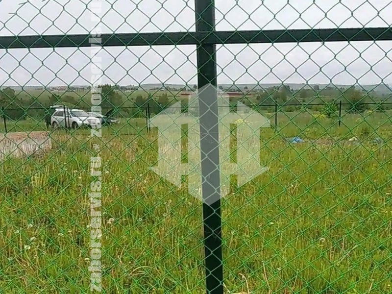 Забор из сетки рабицы на профильном каркасе 69 метров